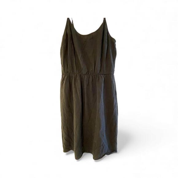 Women's Casual Sleeveless Dress with Elastic Waist - Picture 2 of 6